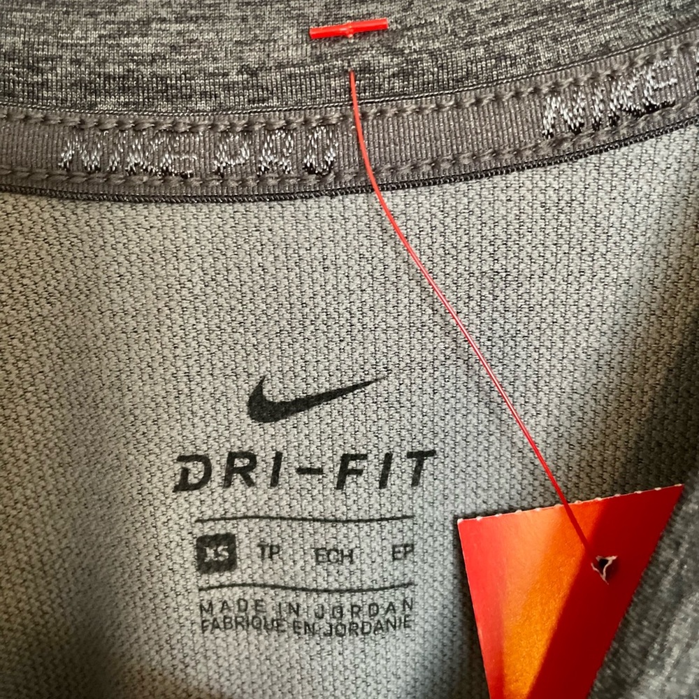 Nike Pro Dri-Fit Kids Active Performance Top - Size XS - Picture 4 of 12